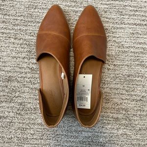 BRAND NEW women’s flat sandals